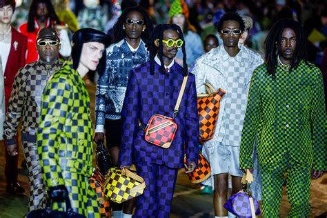 défilé louis vuitton juin 2023|Suivez le premier défilé de Pharrell Williams pour Louis Vuitton en .